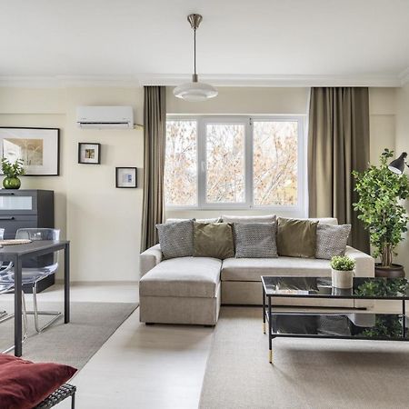 شقة Modern Flat With Balcony On Bagdat Street اسطنبول المظهر الخارجي الصورة