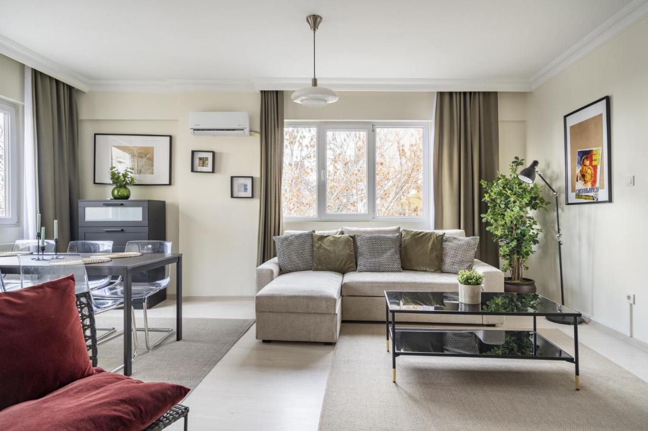 شقة Modern Flat With Balcony On Bagdat Street اسطنبول المظهر الخارجي الصورة
