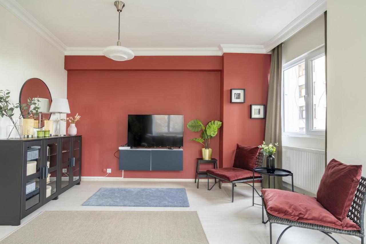 شقة Modern Flat With Balcony On Bagdat Street اسطنبول المظهر الخارجي الصورة