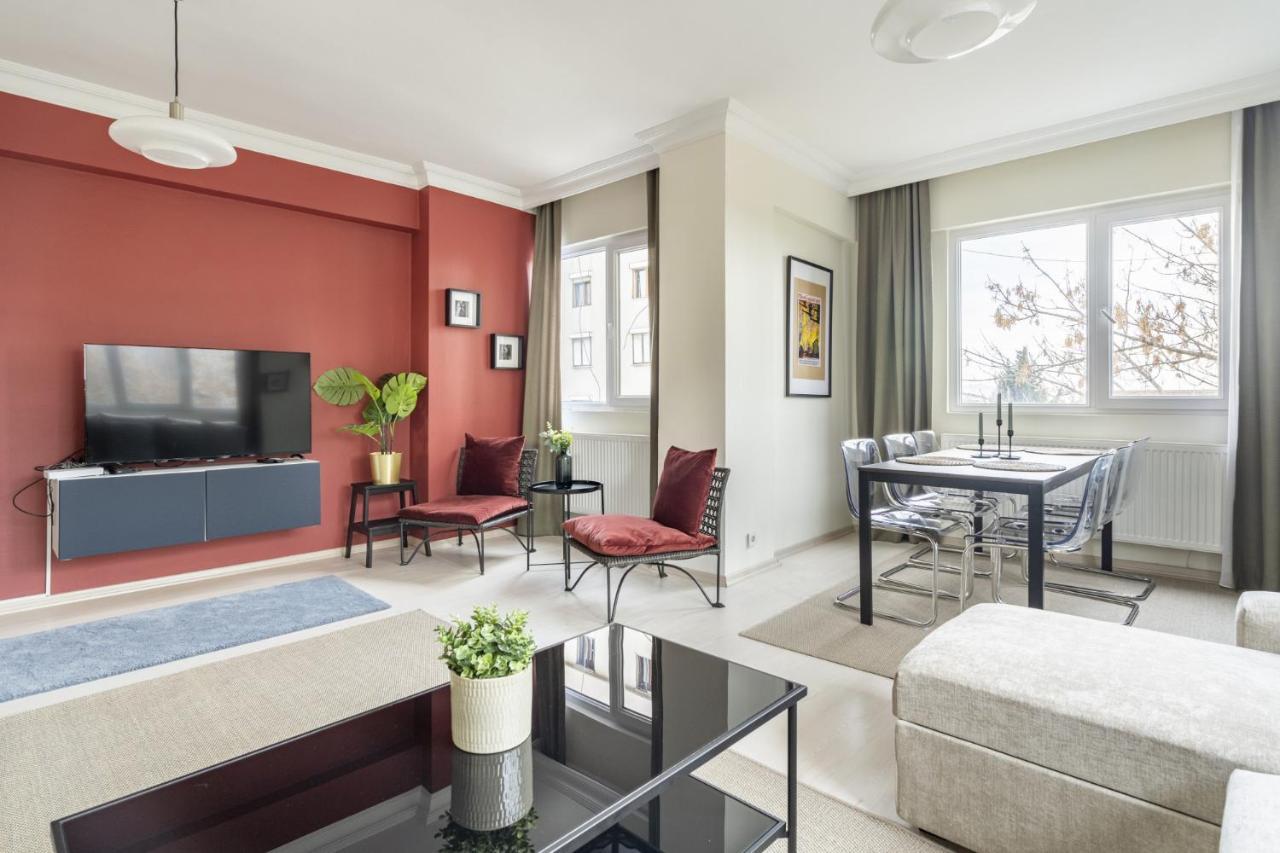 شقة Modern Flat With Balcony On Bagdat Street اسطنبول المظهر الخارجي الصورة