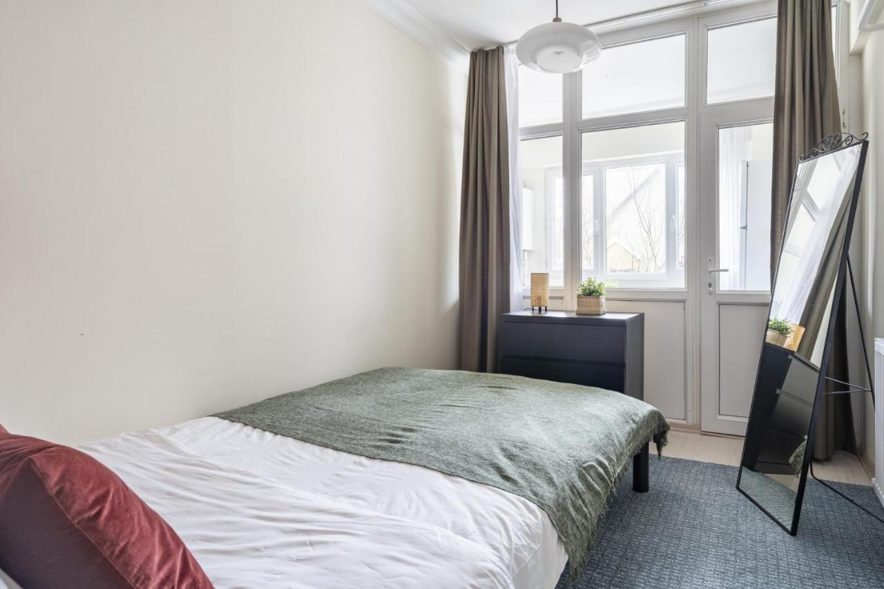 شقة Modern Flat With Balcony On Bagdat Street اسطنبول المظهر الخارجي الصورة